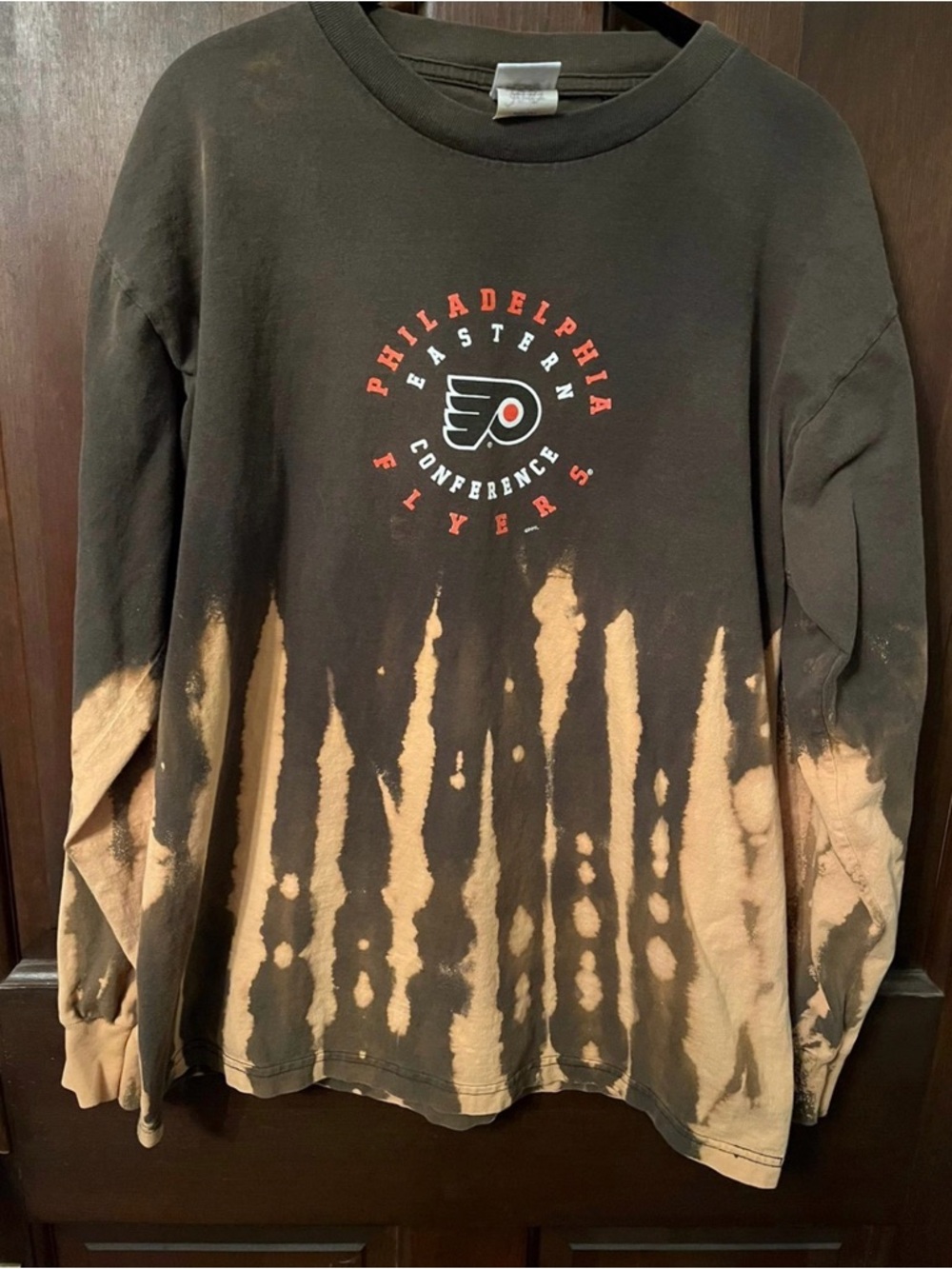 NHL Philadelphia Flyers Black & Orange Bleach-Effect Long Sleeve Tee